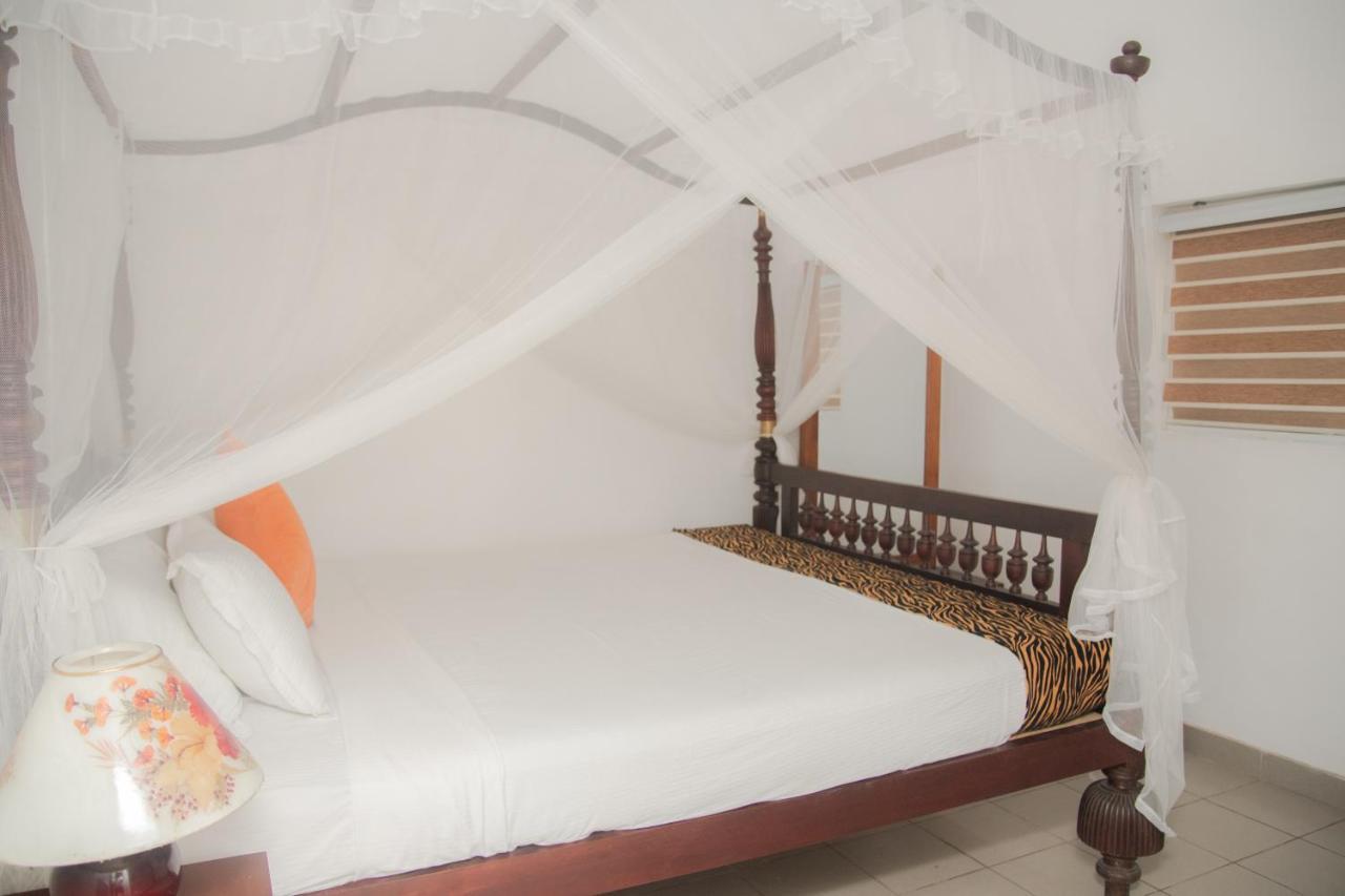 Sea Crest Beach Villa Ambalangoda  Extérieur photo
