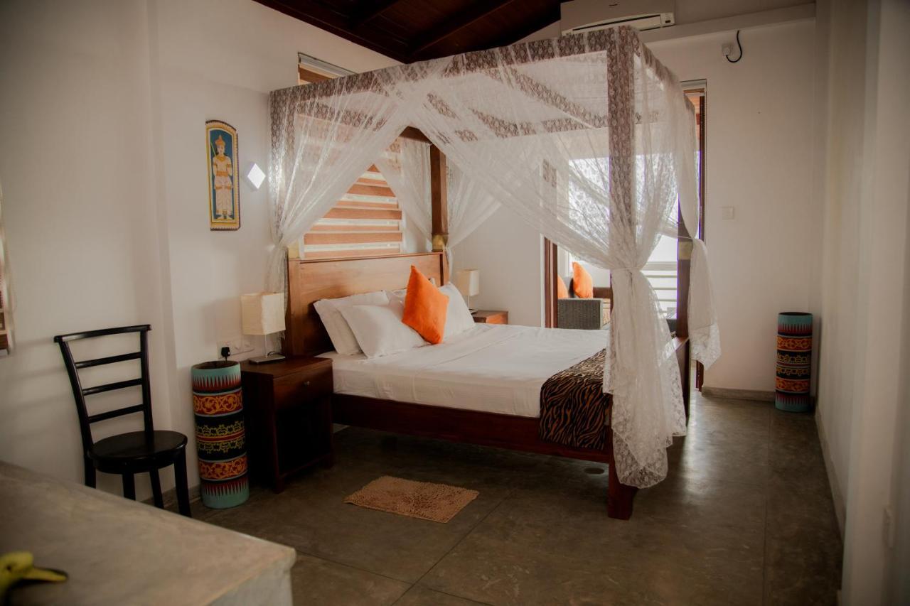 Sea Crest Beach Villa Ambalangoda  Extérieur photo