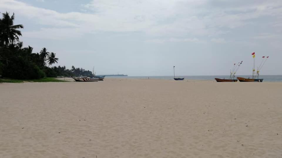Sea Crest Beach Villa Ambalangoda  Extérieur photo