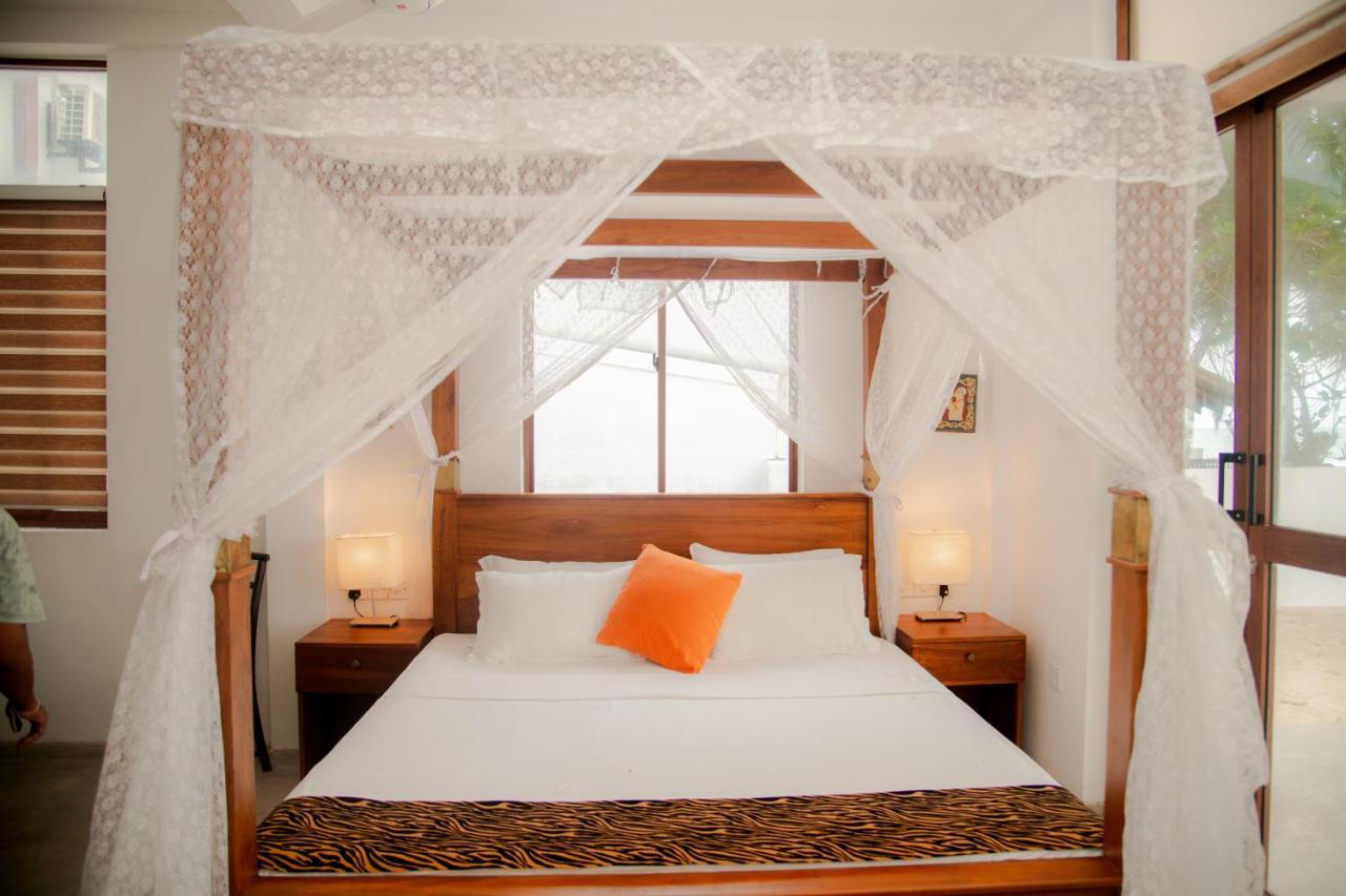 Sea Crest Beach Villa Ambalangoda  Extérieur photo