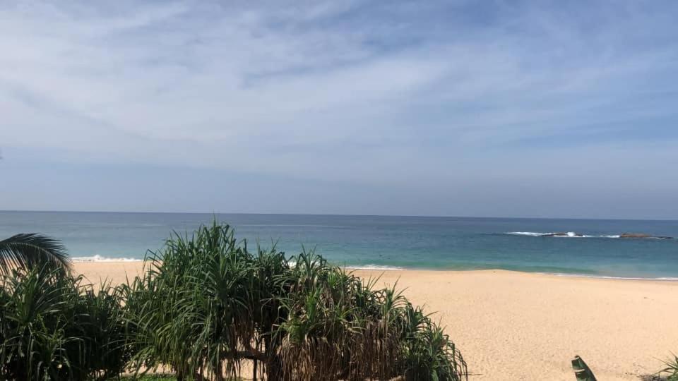 Sea Crest Beach Villa Ambalangoda  Extérieur photo