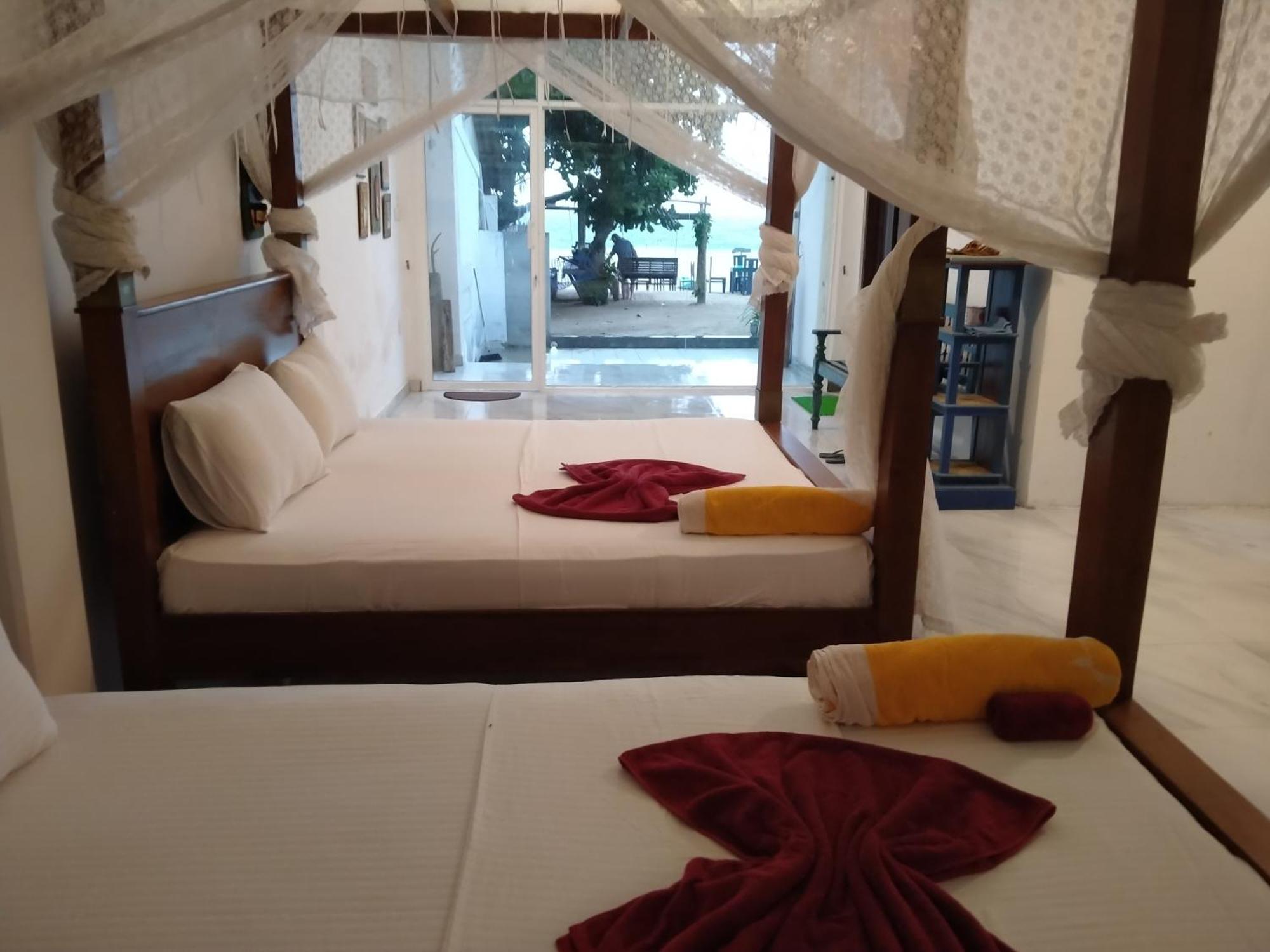 Sea Crest Beach Villa Ambalangoda  Extérieur photo